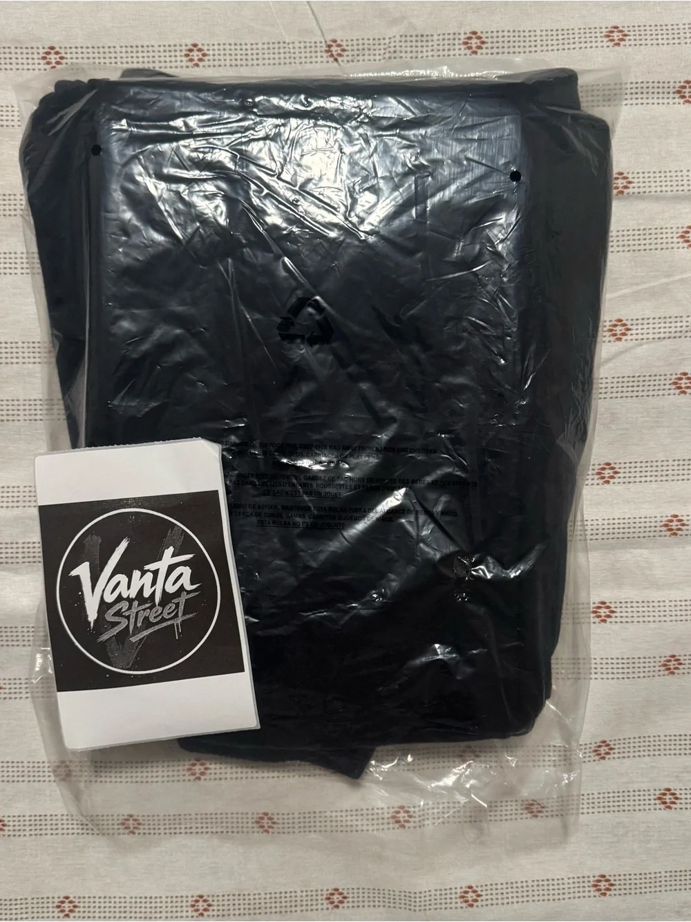 ALO Yoga Wonmen ’s Black Sweatpants with Subtle Logo - Picture 3 of 3